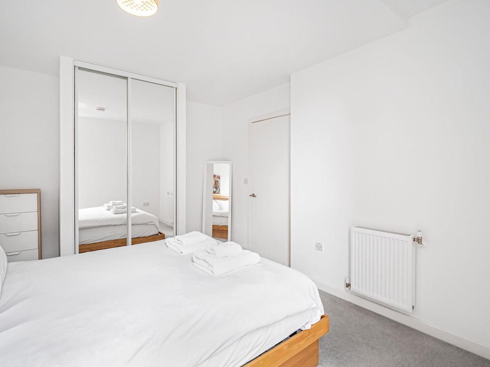 Appartement Modern Flat With Balcony Pass The Keys *