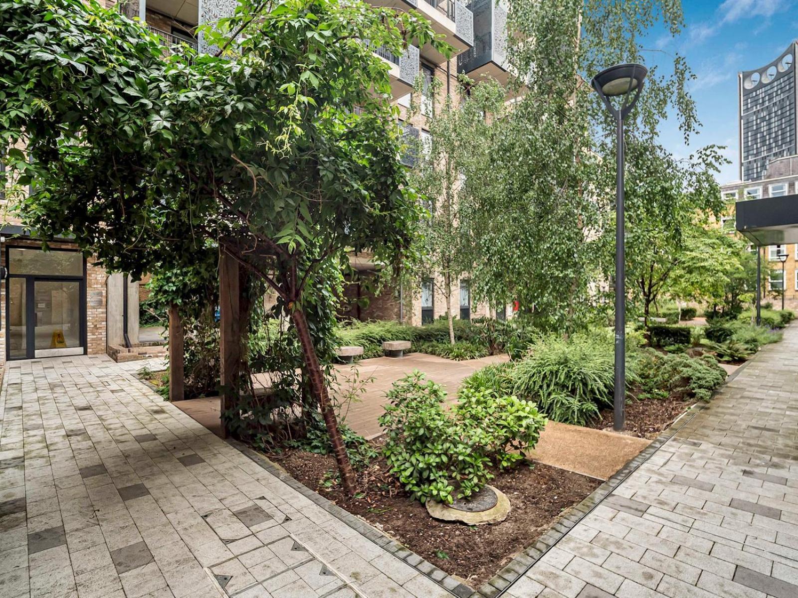 Modern Flat With Balcony Pass The Keys Appartement