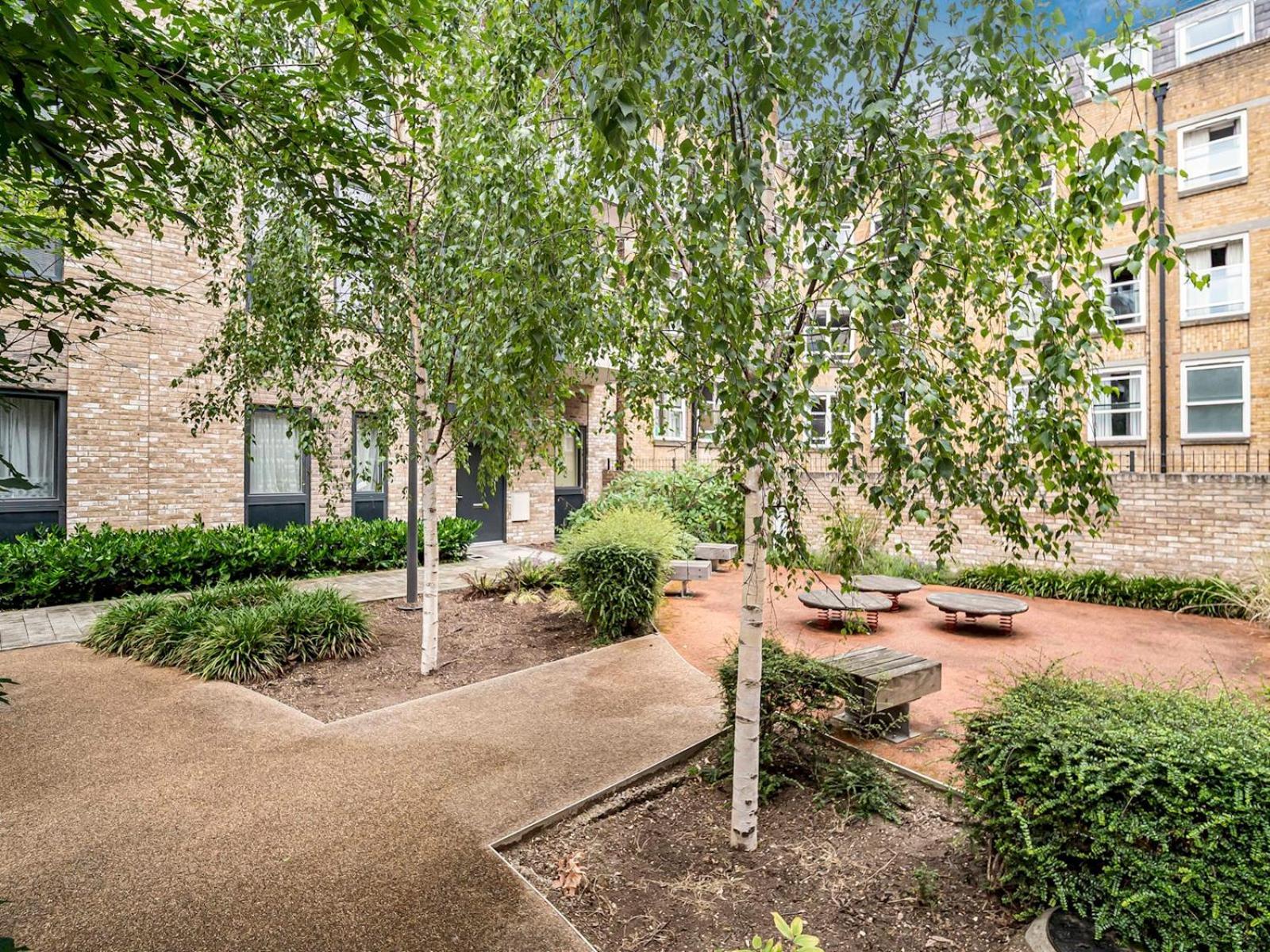 Modern Flat With Balcony Pass The Keys Appartement *