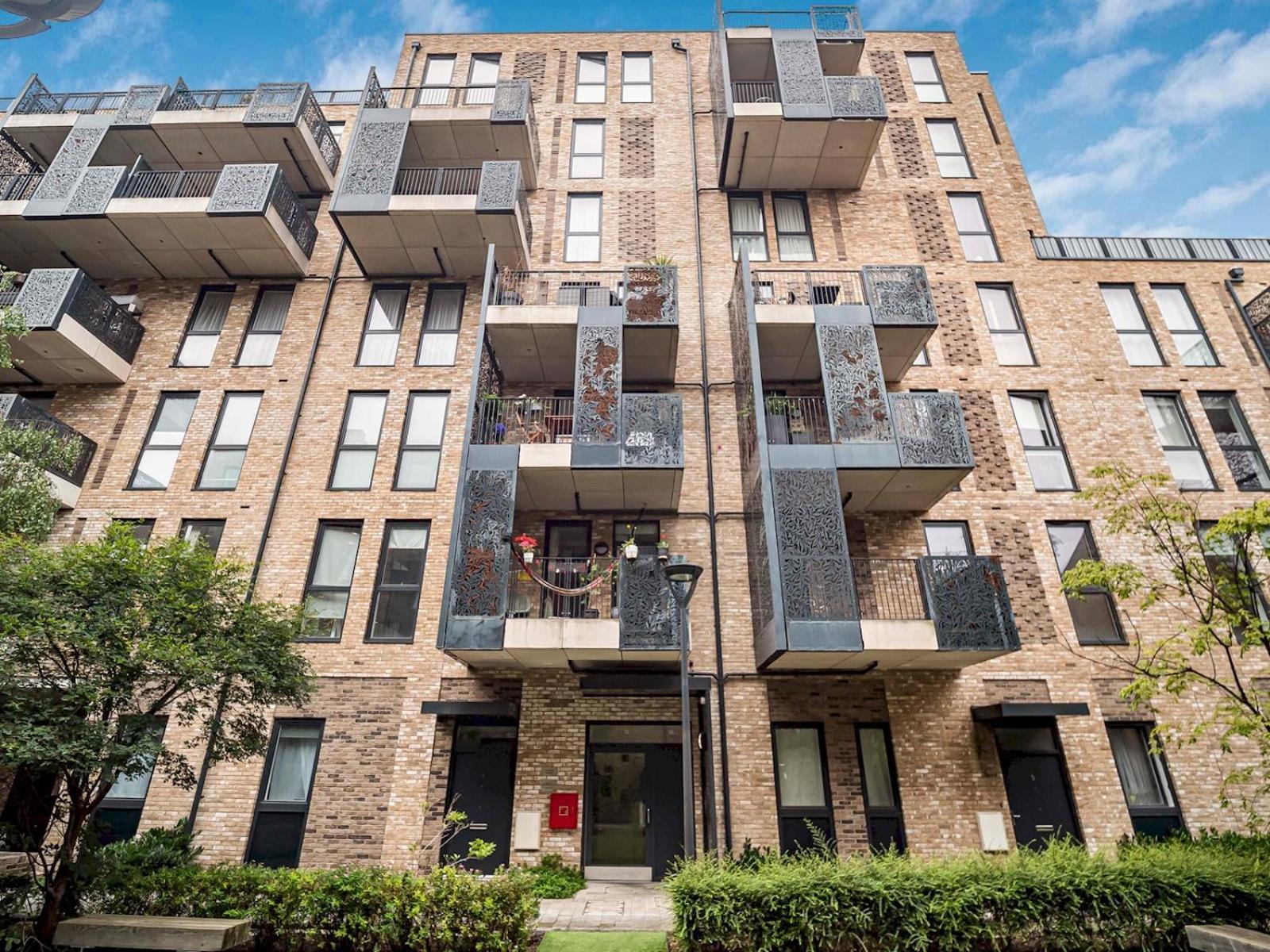 Modern Flat With Balcony Pass The Keys Londres