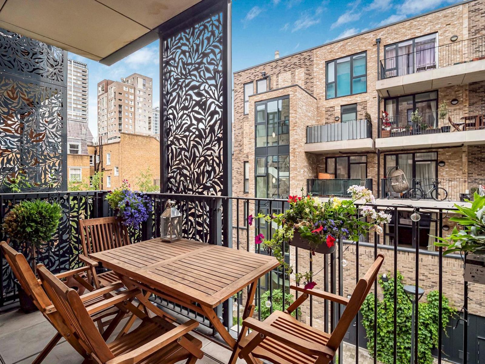 Modern Flat With Balcony Pass The Keys Appartement *