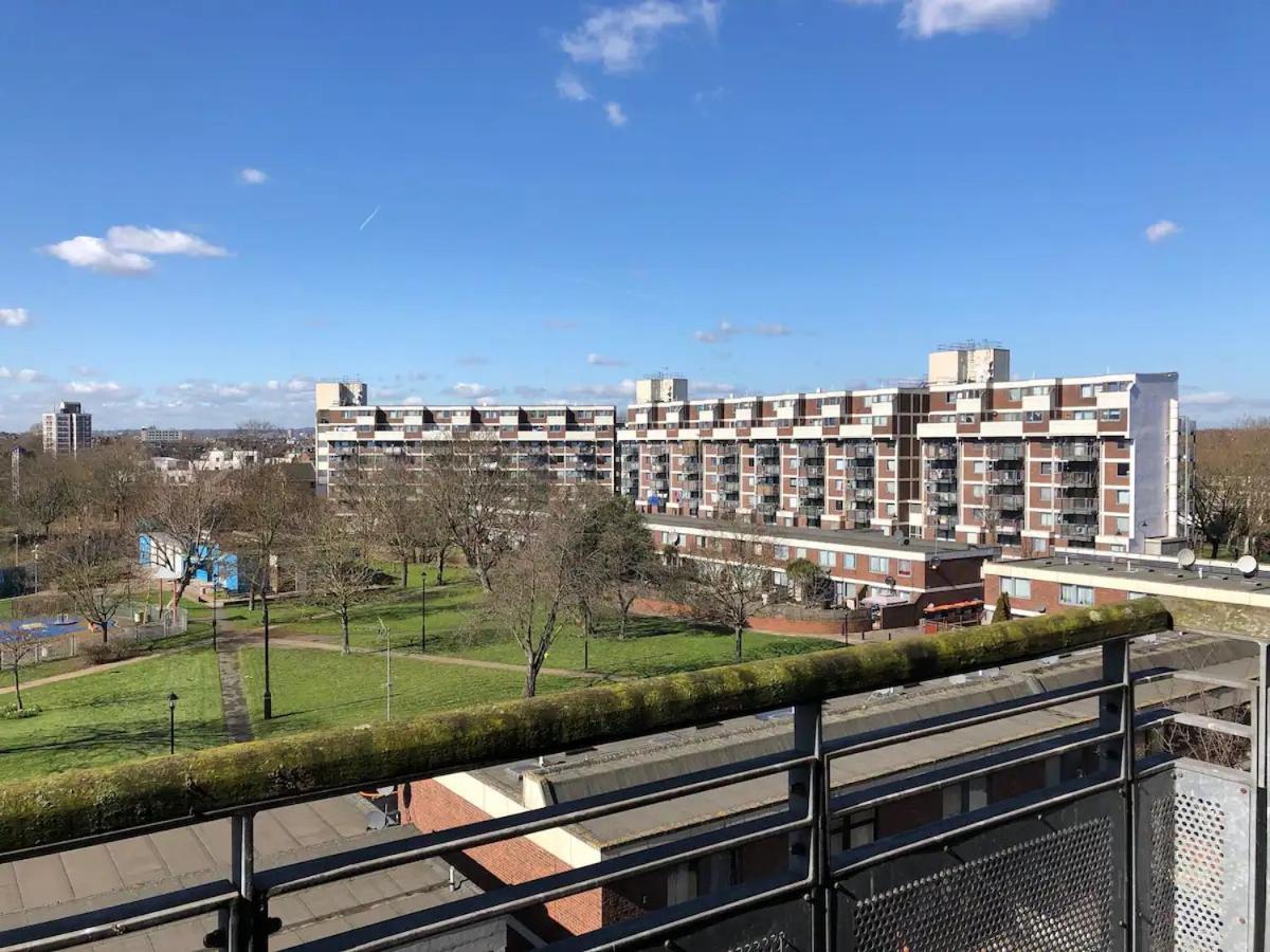 Appartement Lovely 1 Bedroom Serviced W Patio Sleeps 3 Pass The Keys Londres