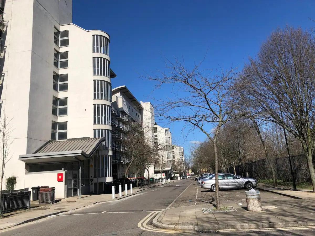 Lovely 1 Bedroom Serviced W Patio Sleeps 3 Pass The Keys Appartement
