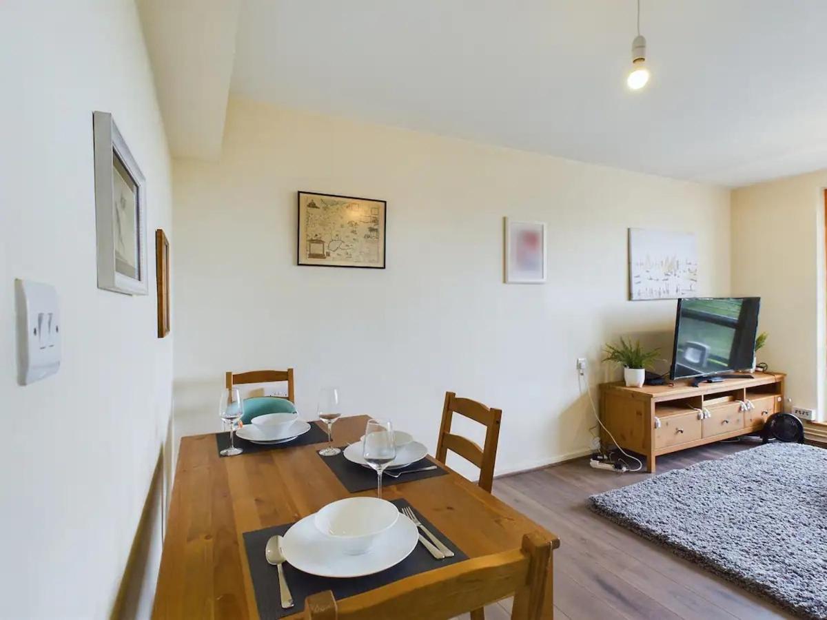 Appartement Lovely 1 Bedroom Serviced W Patio Sleeps 3 Pass The Keys Londres