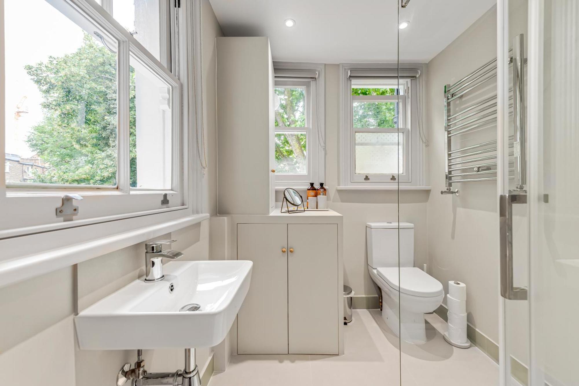 Luxury 3 Bed With Balcony In Kensington Olympia Londres