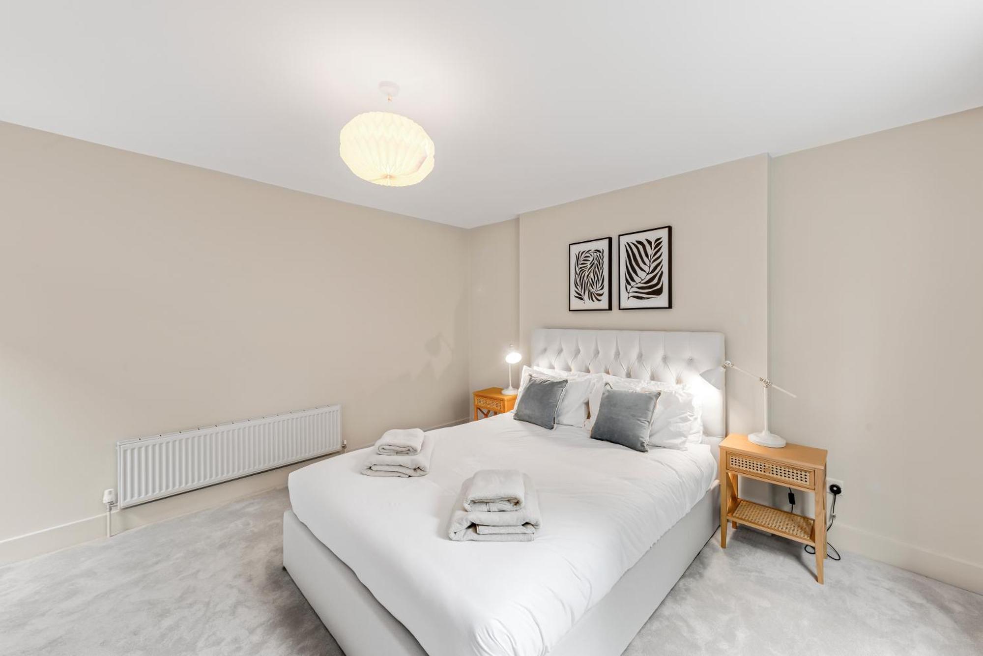 Luxury 3 Bed With Balcony In Kensington Olympia * Londres