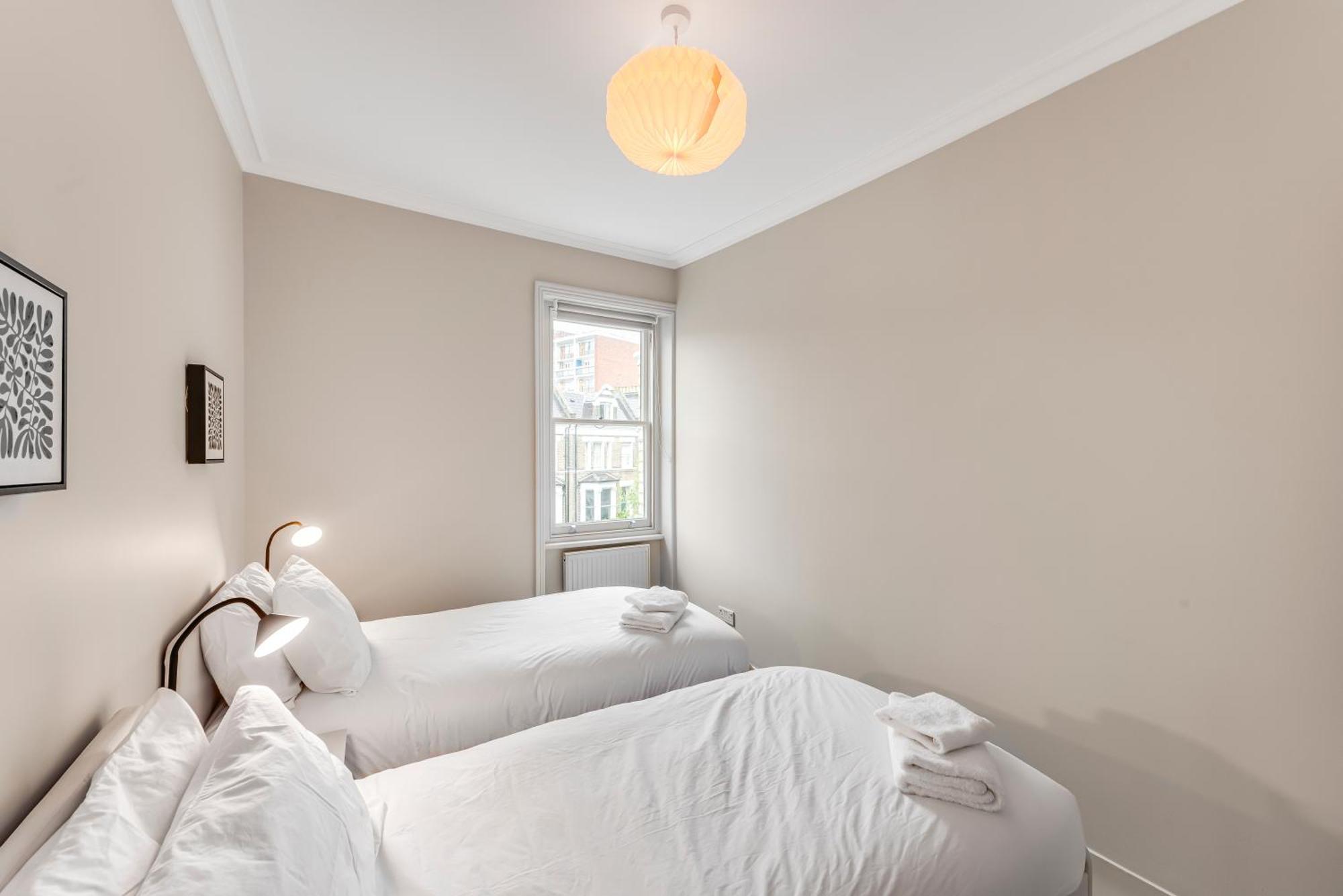 Luxury 3 Bed With Balcony In Kensington Olympia Apartamento