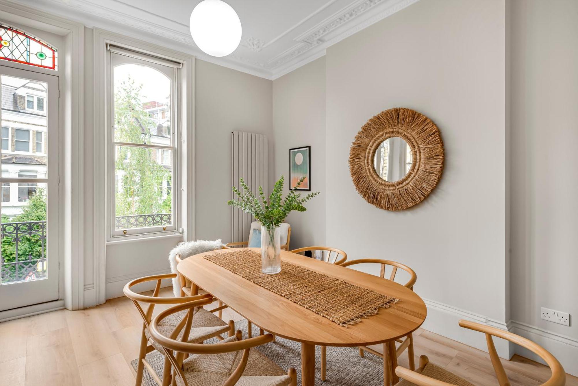 Luxury 3 Bed With Balcony In Kensington Olympia Londres