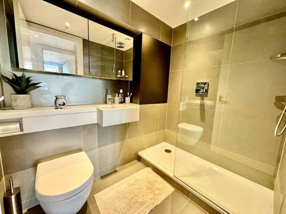 Battersea Power Station River View 2bed 2bath Apartamento Londres