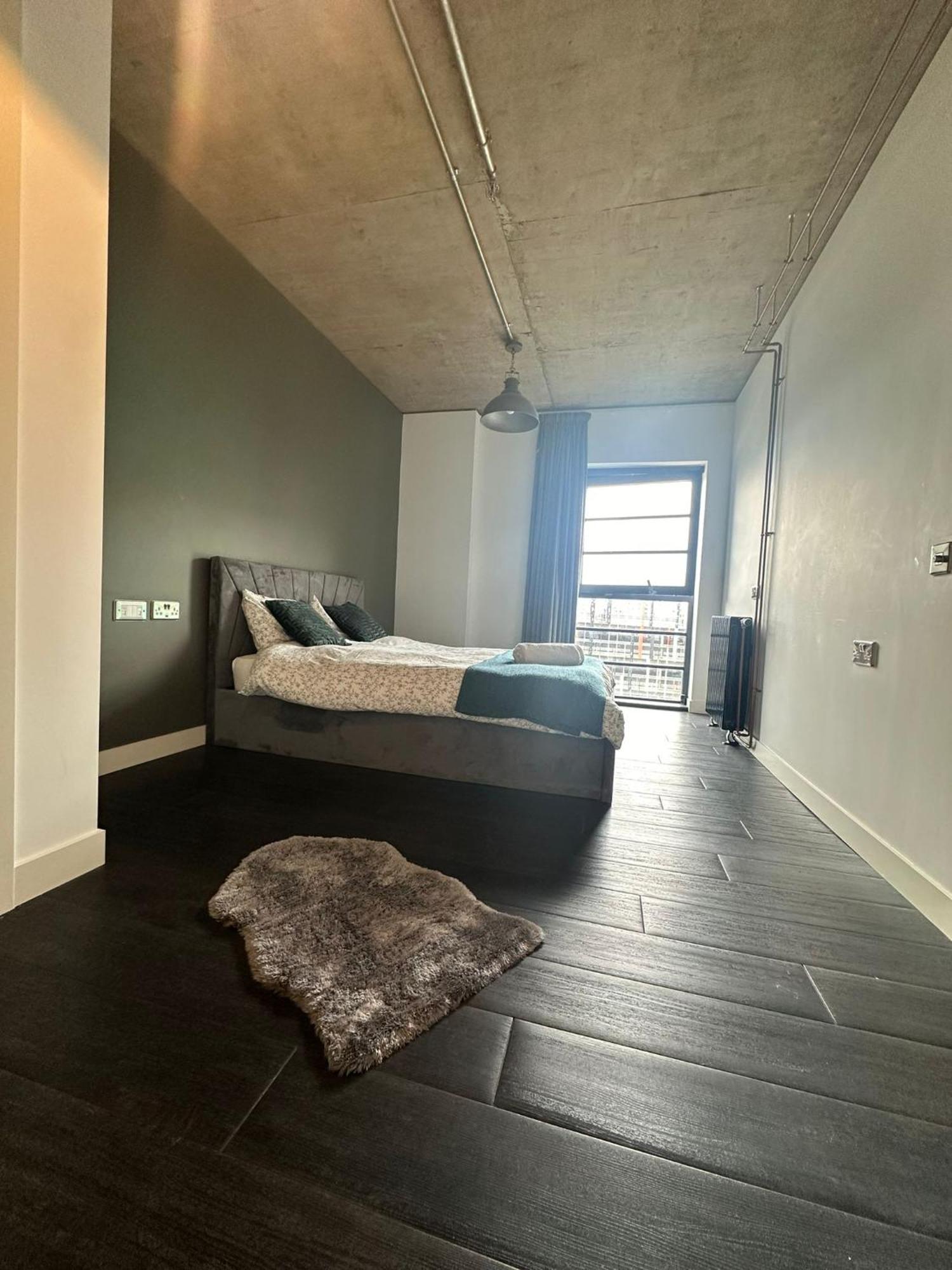 Stylish Two Bedroom Apartment! * Londen