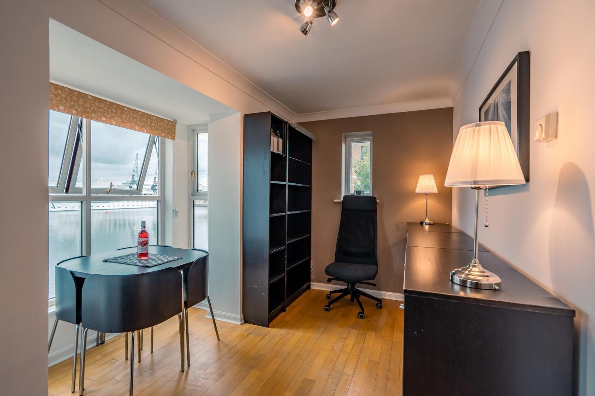 Excel Riverview Luxury -sleep 6- Free Parking- Playstation 4 Apartment London