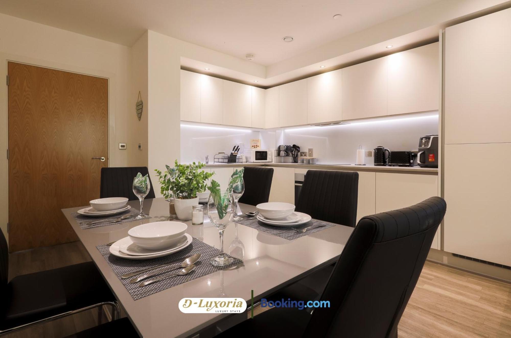 Stylish 2br By Dluxoria Short Lets & Serviced Greater With Pet Friendly, Free Wifi & Free Parking * Londres