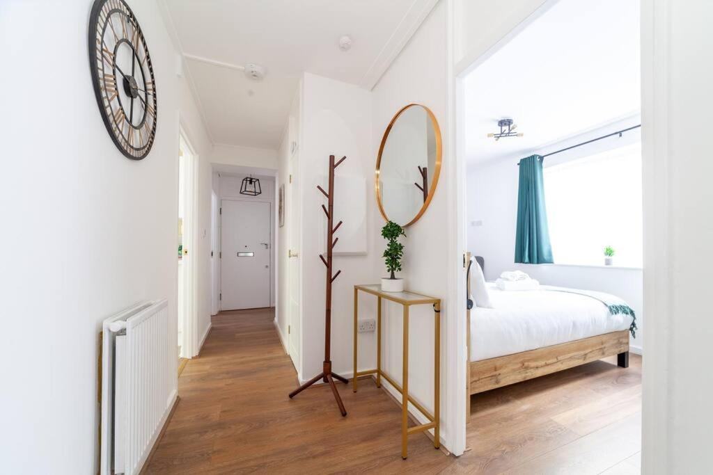 Lux 3-bed With Patio In Appartement Londres