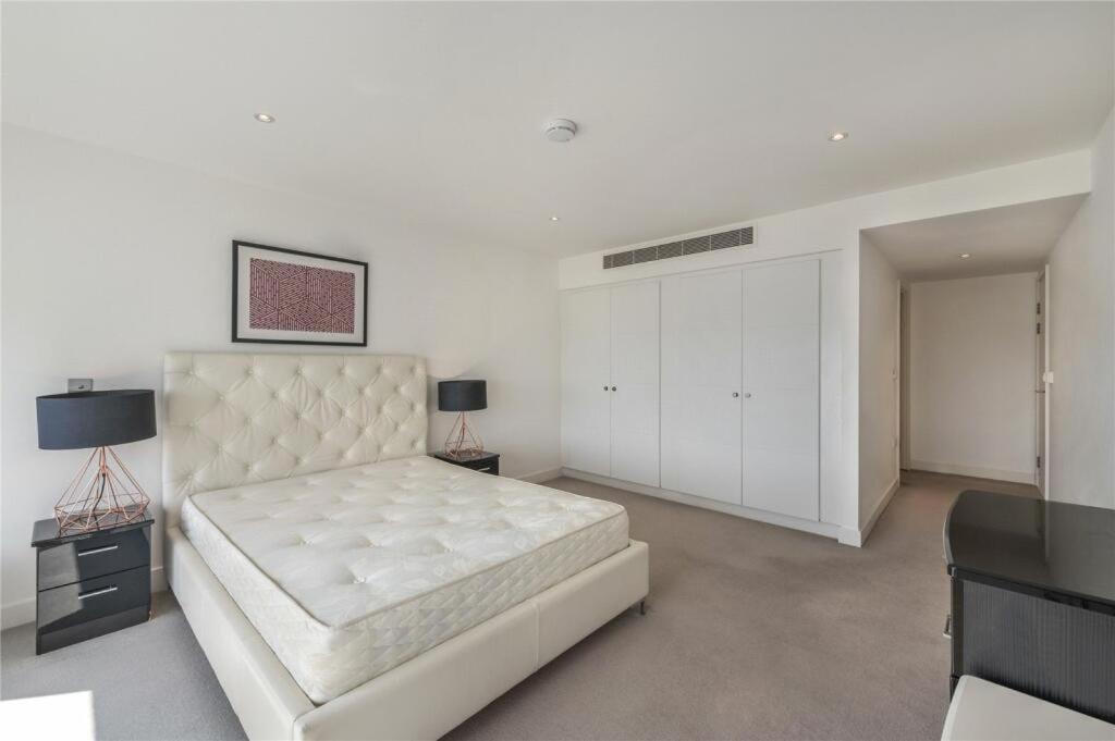 Two Bedroom High View Apartment *