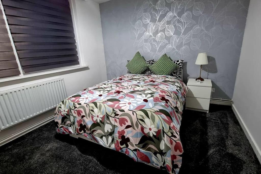 1 Bed Flat With Free Parking In E13 Apartamento *