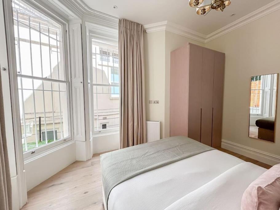 Stylish 2 Bed Flat On The Iconic Gloucester Road * London