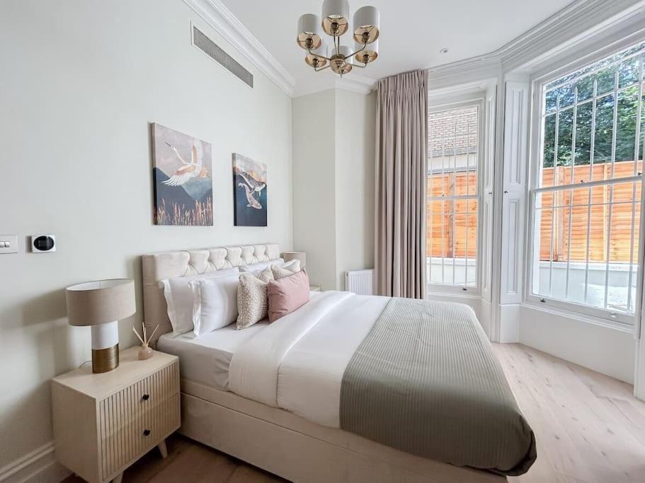 Stylish 2 Bed Flat On The Iconic Gloucester Road Apartment
