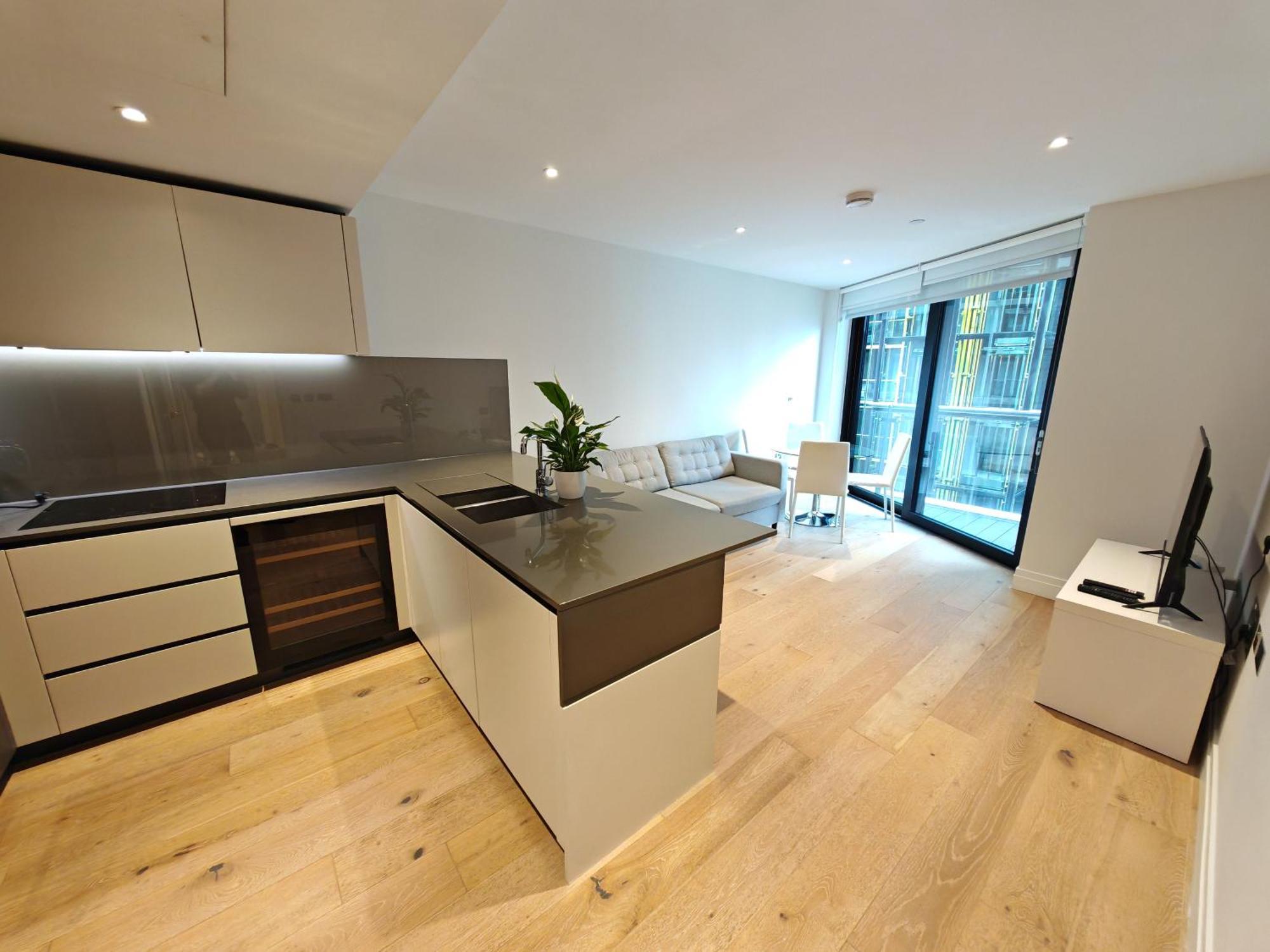 Stylish Two-bedroom Flat Near Us Embassy Appartement *