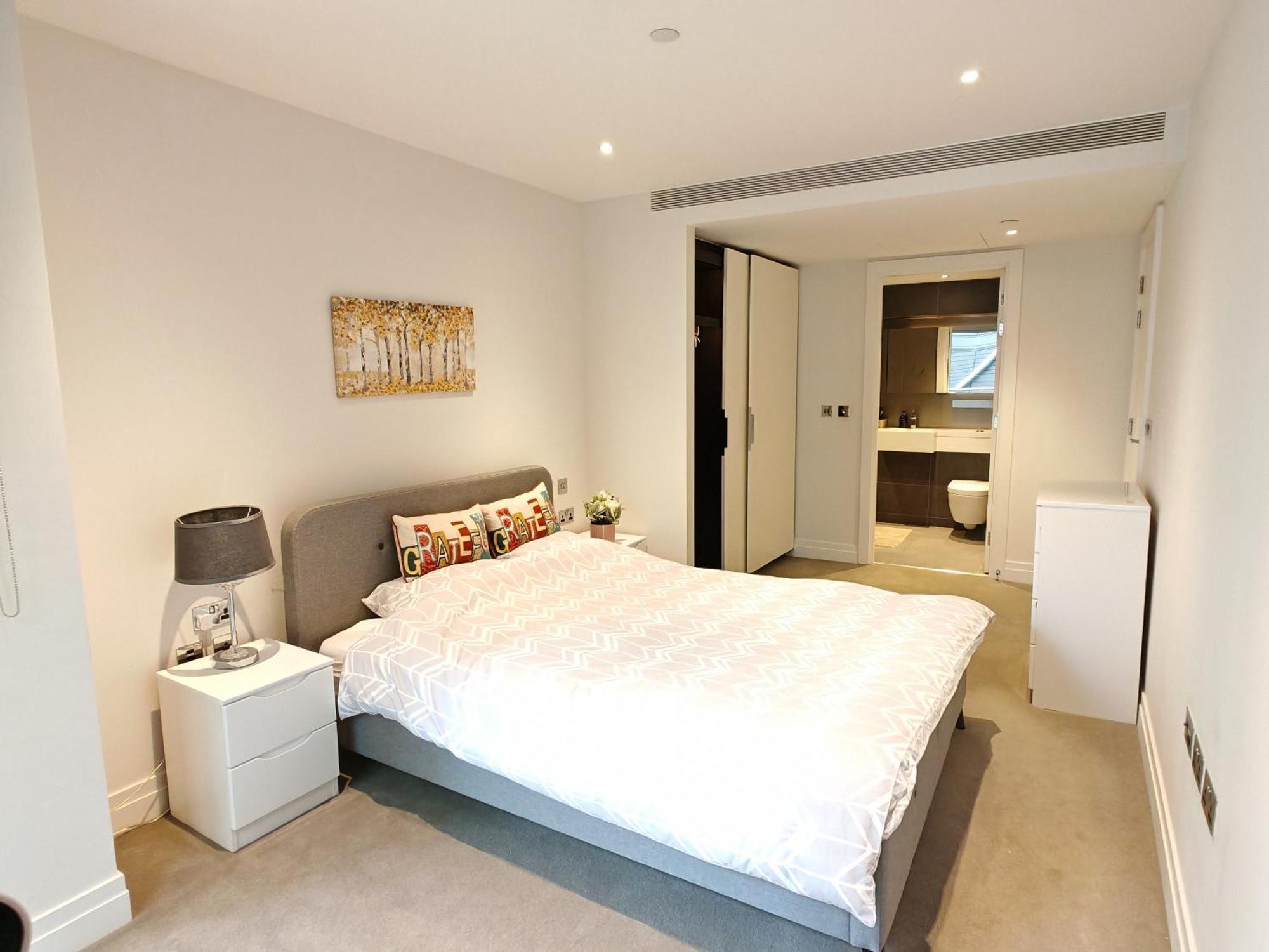 Stylish Two-bedroom Flat Near Us Embassy Londen