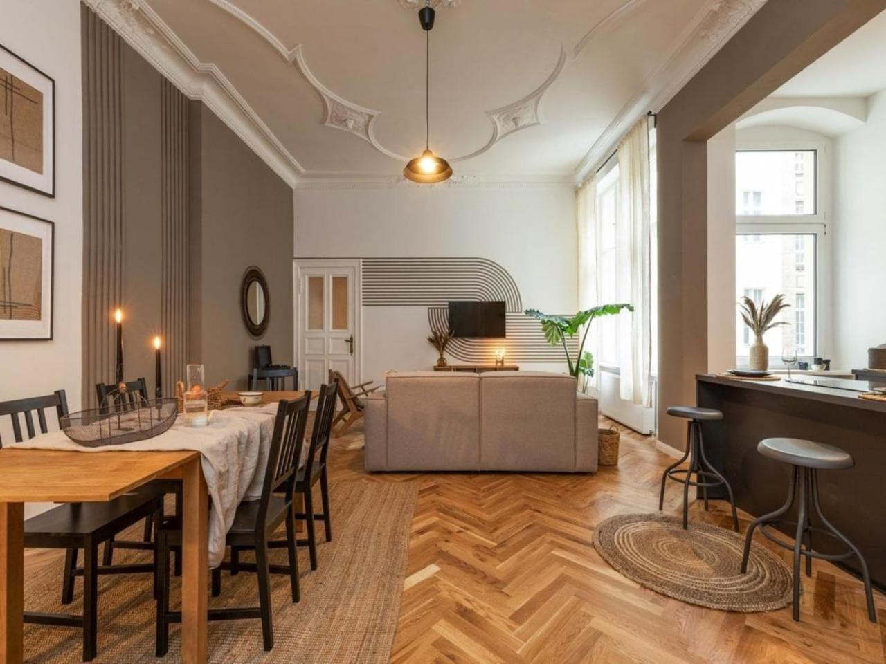 Apartment Raintree Village London