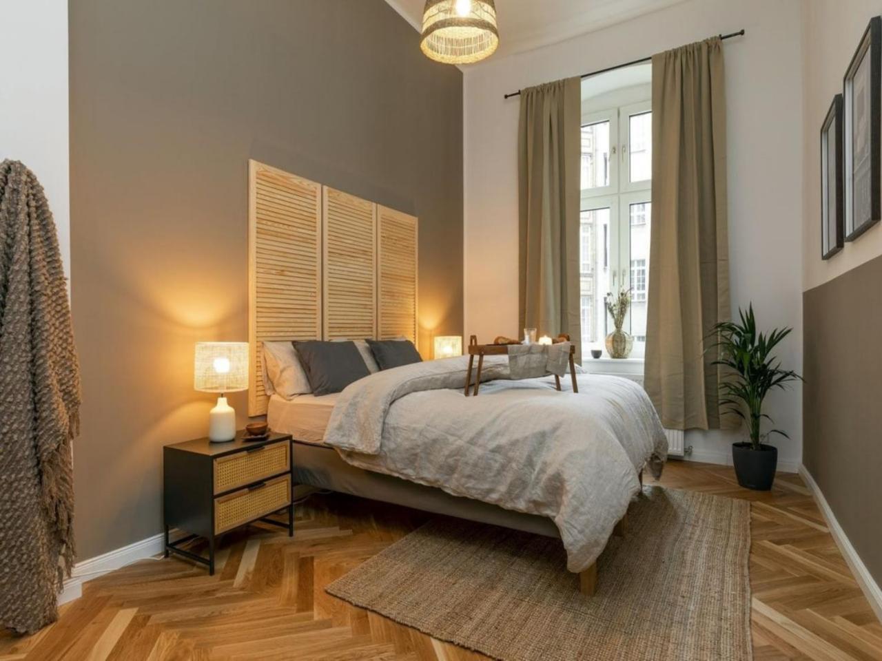 Raintree Village Apartment
