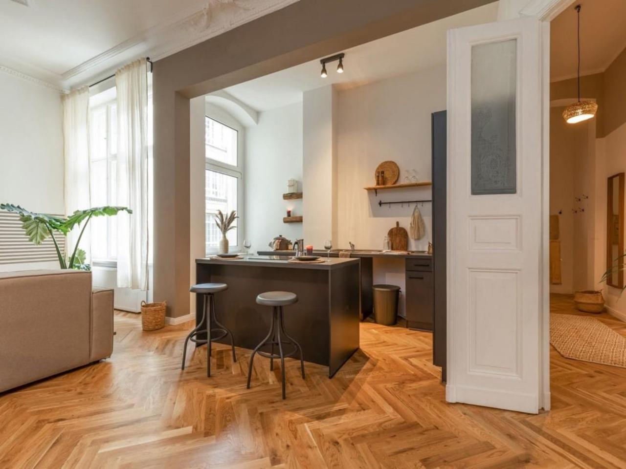 Apartment Raintree Village London