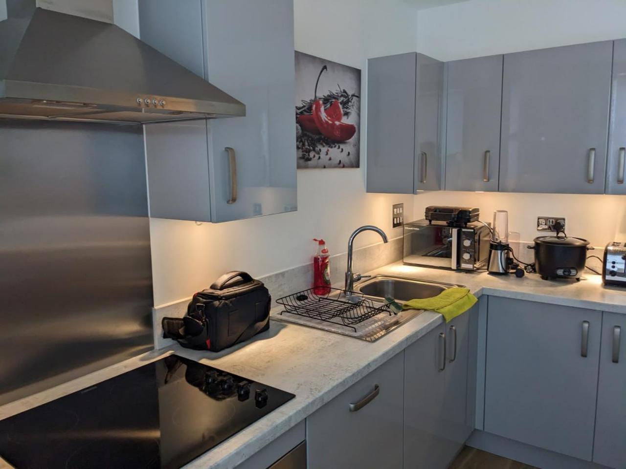 Apartment Raintree Village *