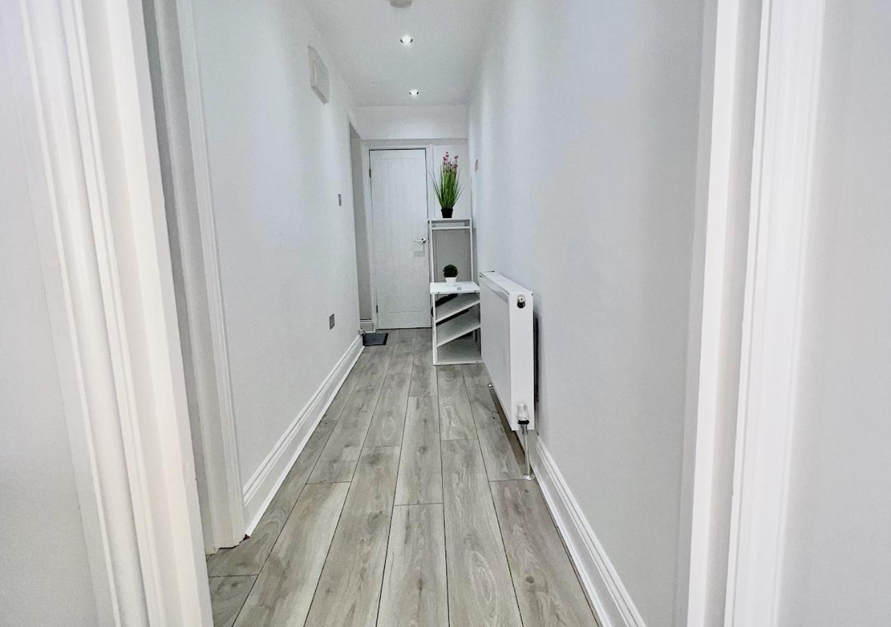 Casa de Férias Charming 3-bed Flat In Shepherds Bush - Sleeps 9