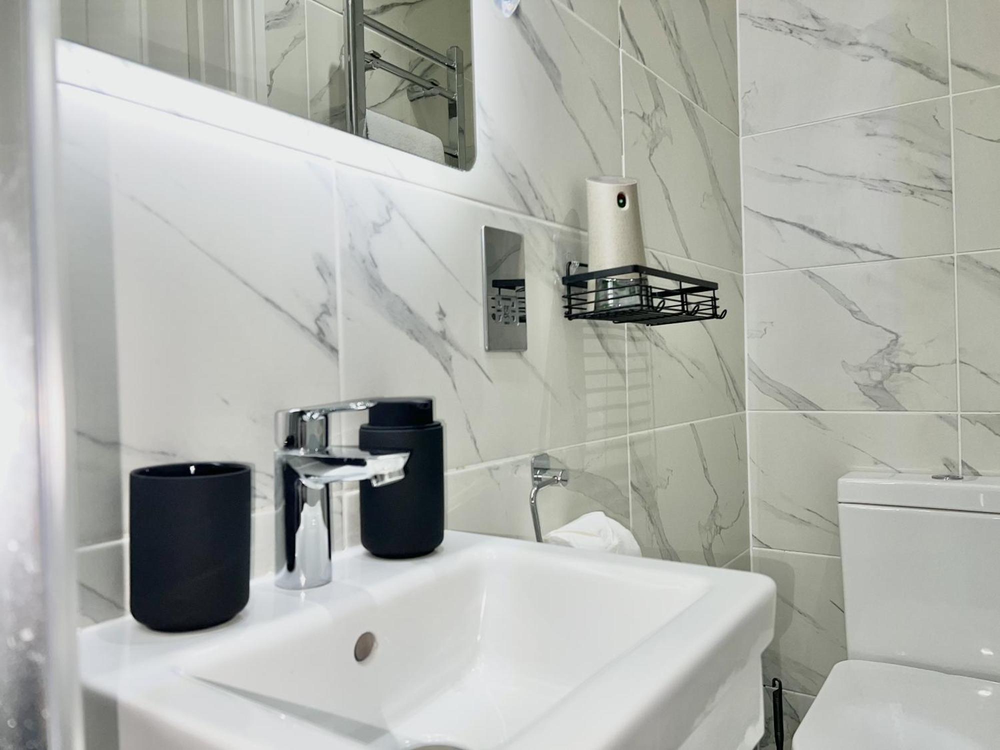 Charming 3-bed Flat In Shepherds Bush - Sleeps 9 Сasa de vacaciones *