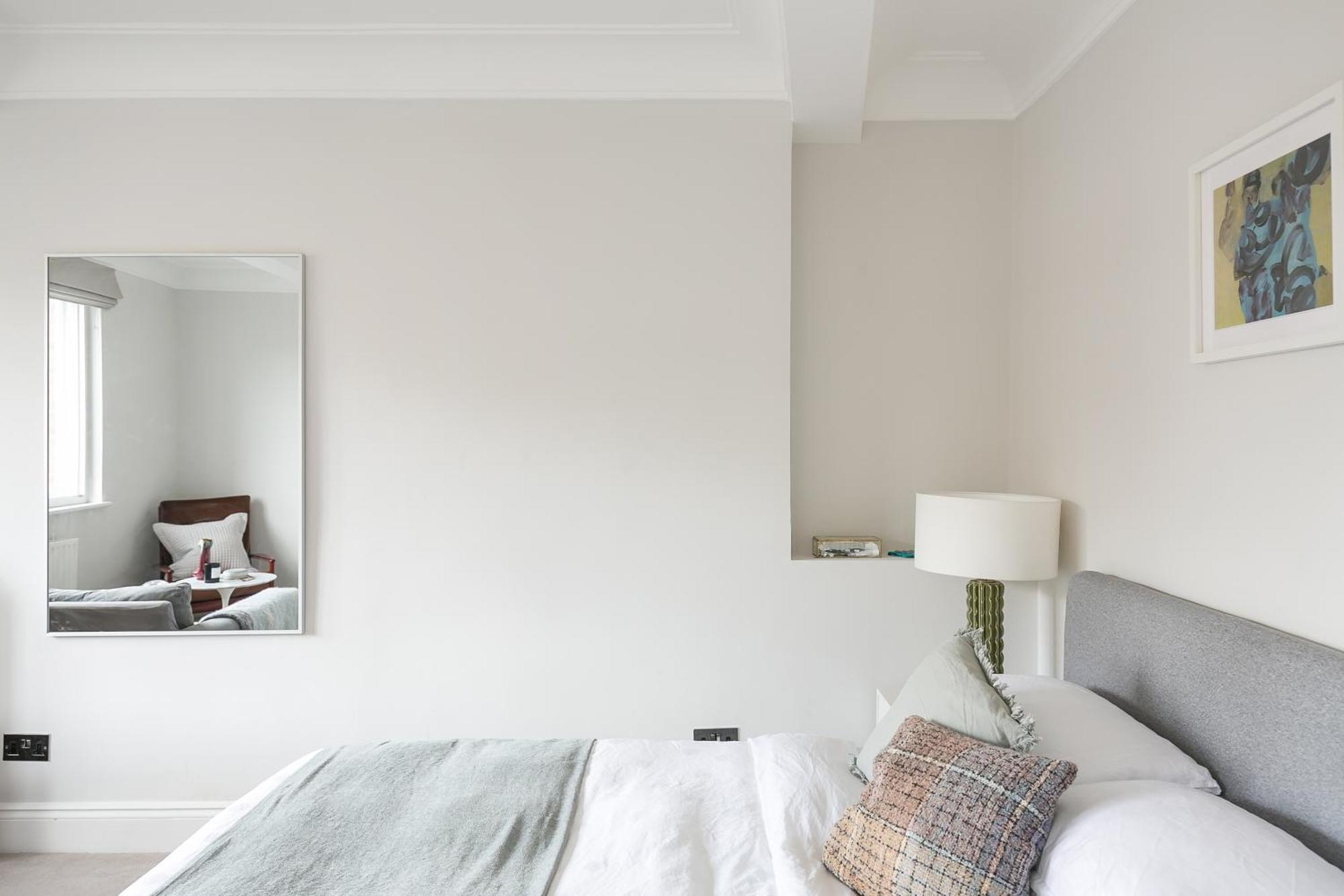 Beautiful Centrally Located Large Studio *