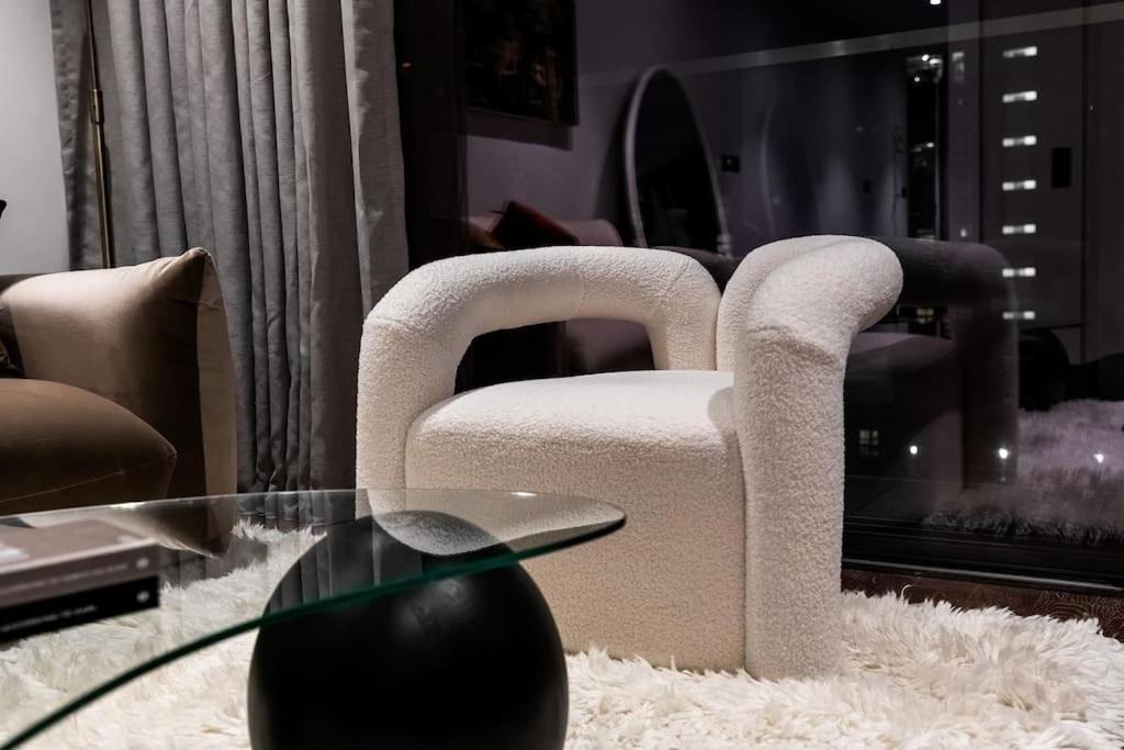 Luxurious Haven In Iconic Battersea Power Station Appartement