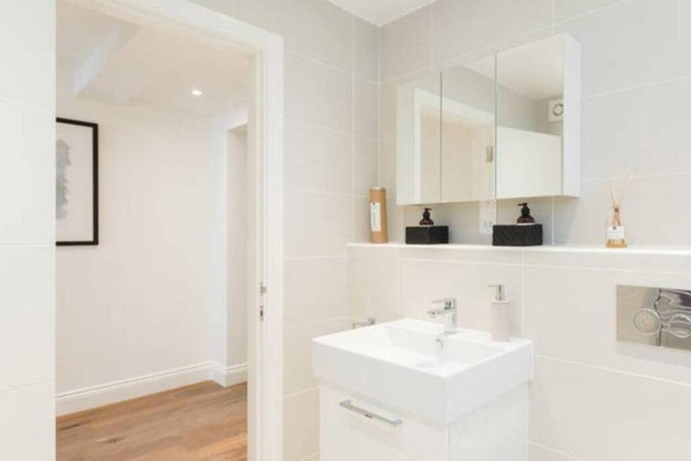 Сasa de vacaciones Large Three Bed Duplex Camden