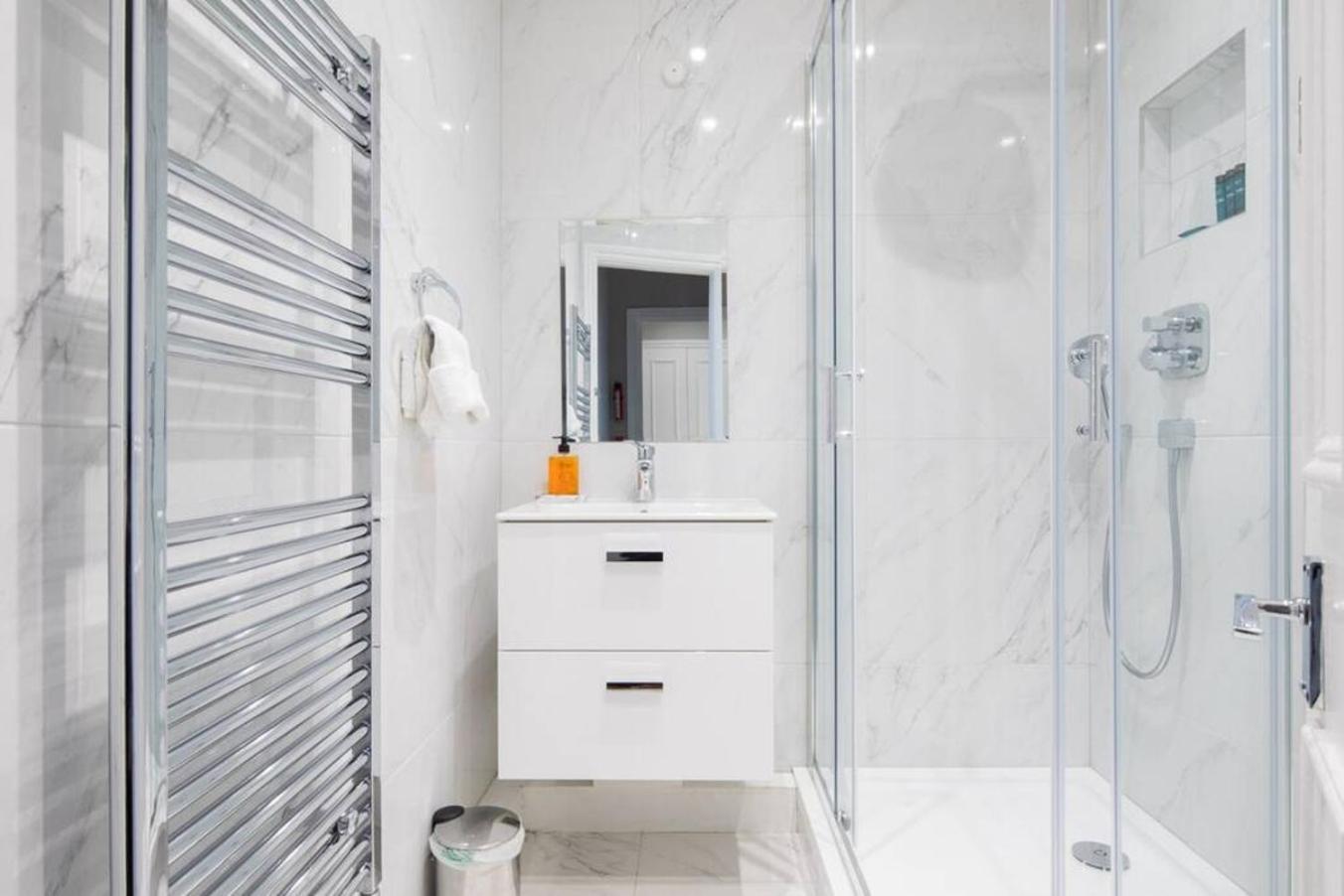 Spacious Family Paddington Flat *