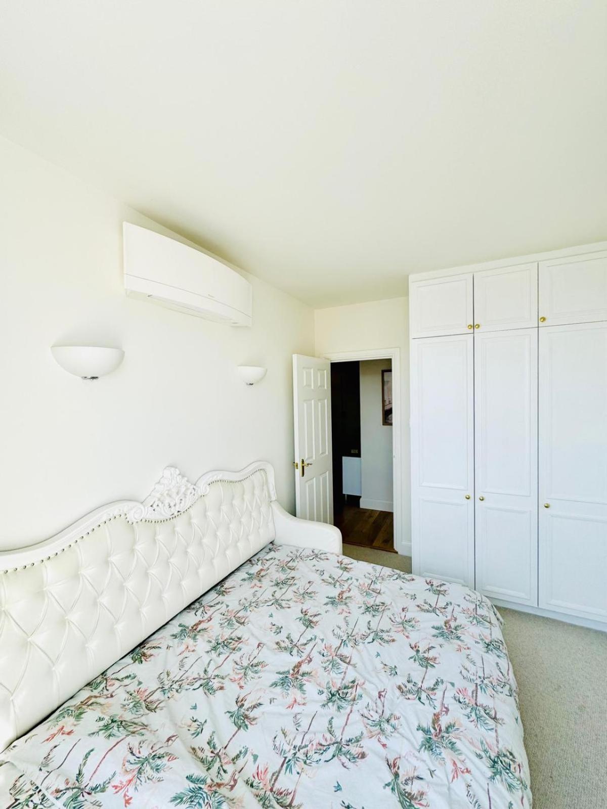 A Penthouse By Tower Bridge Apartment *