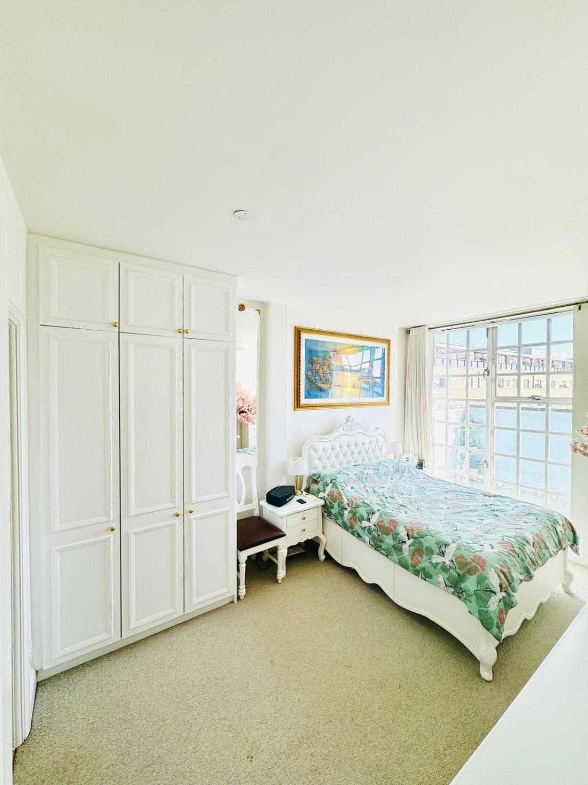 A Penthouse By Tower Bridge London
