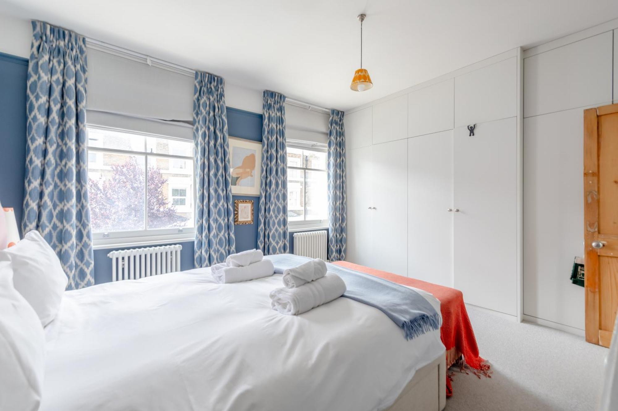 Stylish And Spacious 2 Bedroom House In Brixton * Londres