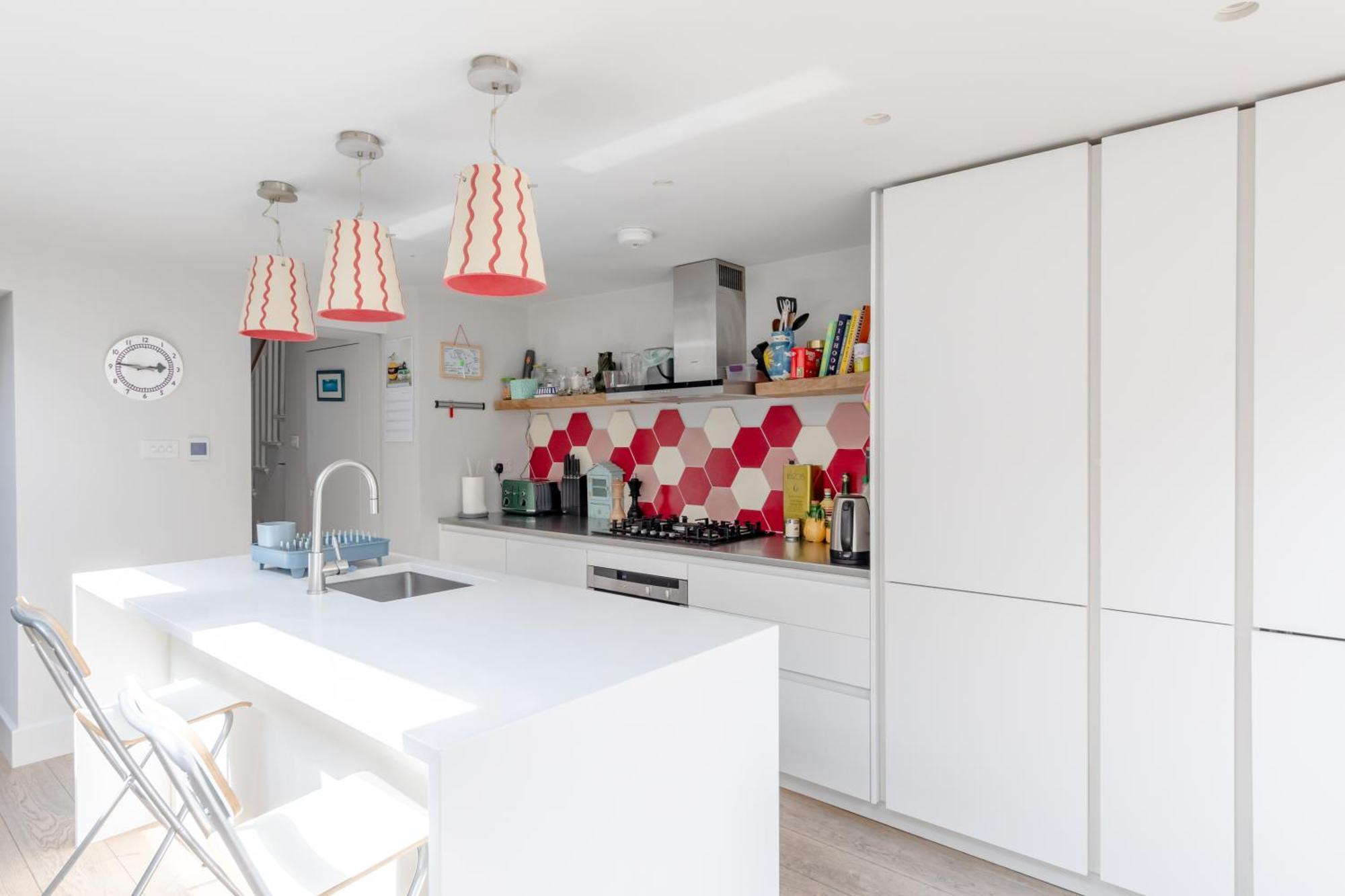 Stylish And Spacious 2 Bedroom House In Brixton * Londres