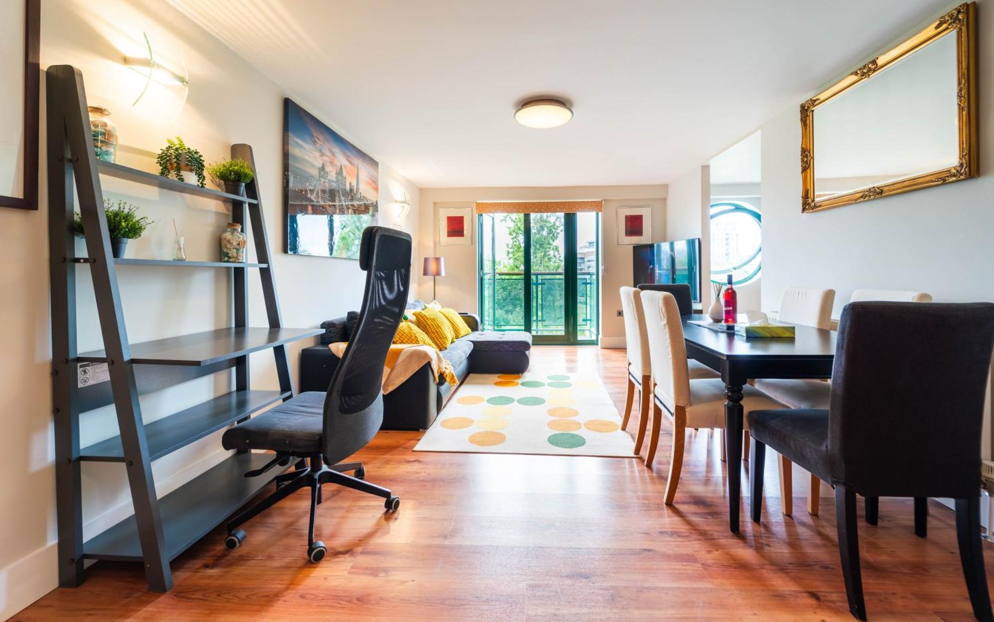 Luxury Docklands 2bed Apt- Close To Excel- Canary Wharf- Airport - 02 Arena- Free Parking- Ps 4 Londres