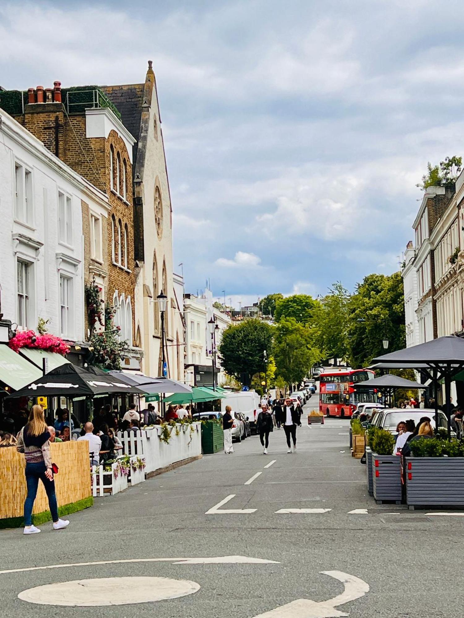 Stylish 2 Bedroom Notting Hill Superstar Apartment *