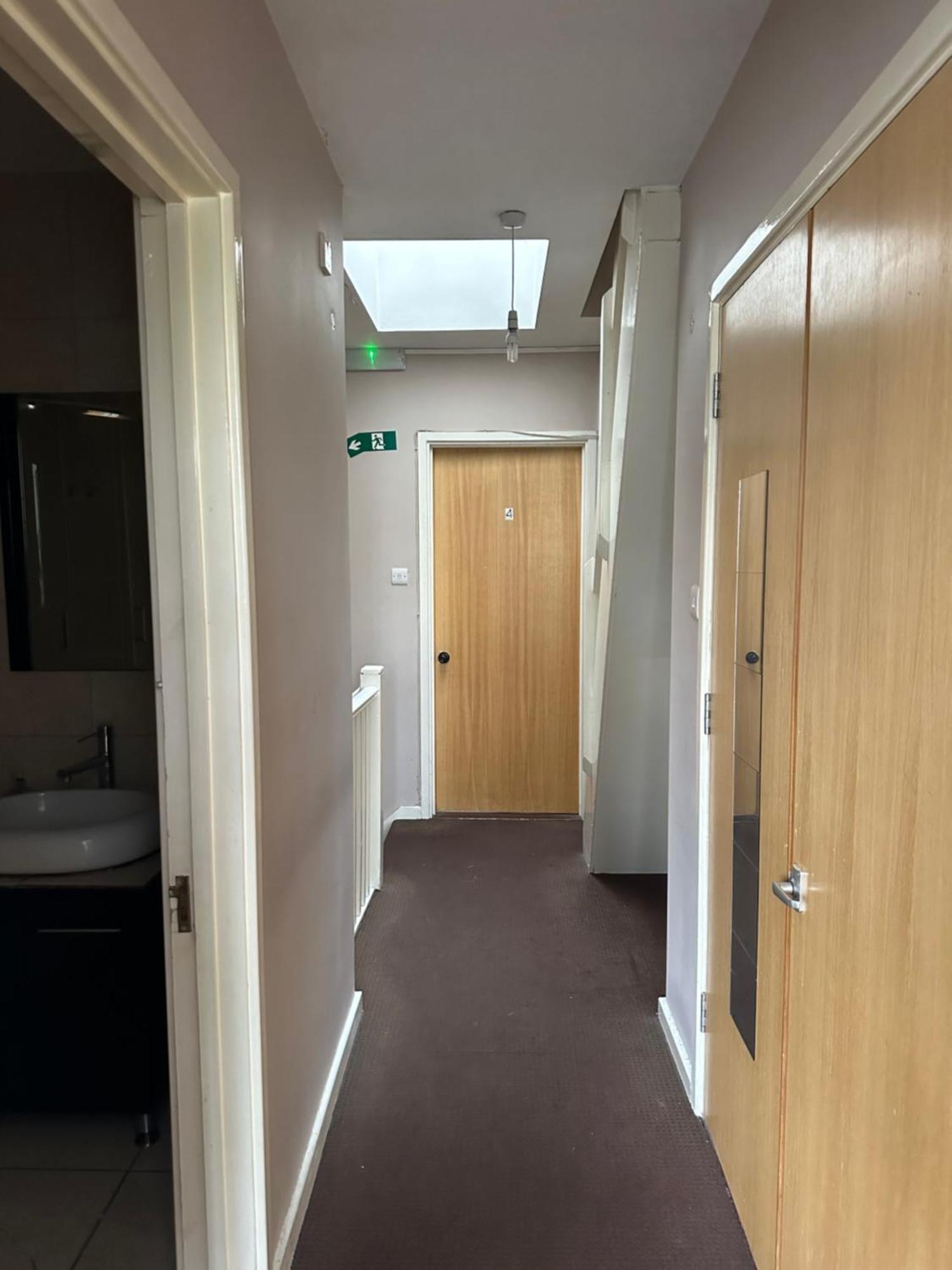 Luxury In Central London!6 Bedroom With 2 Bath & Separate Wc! *