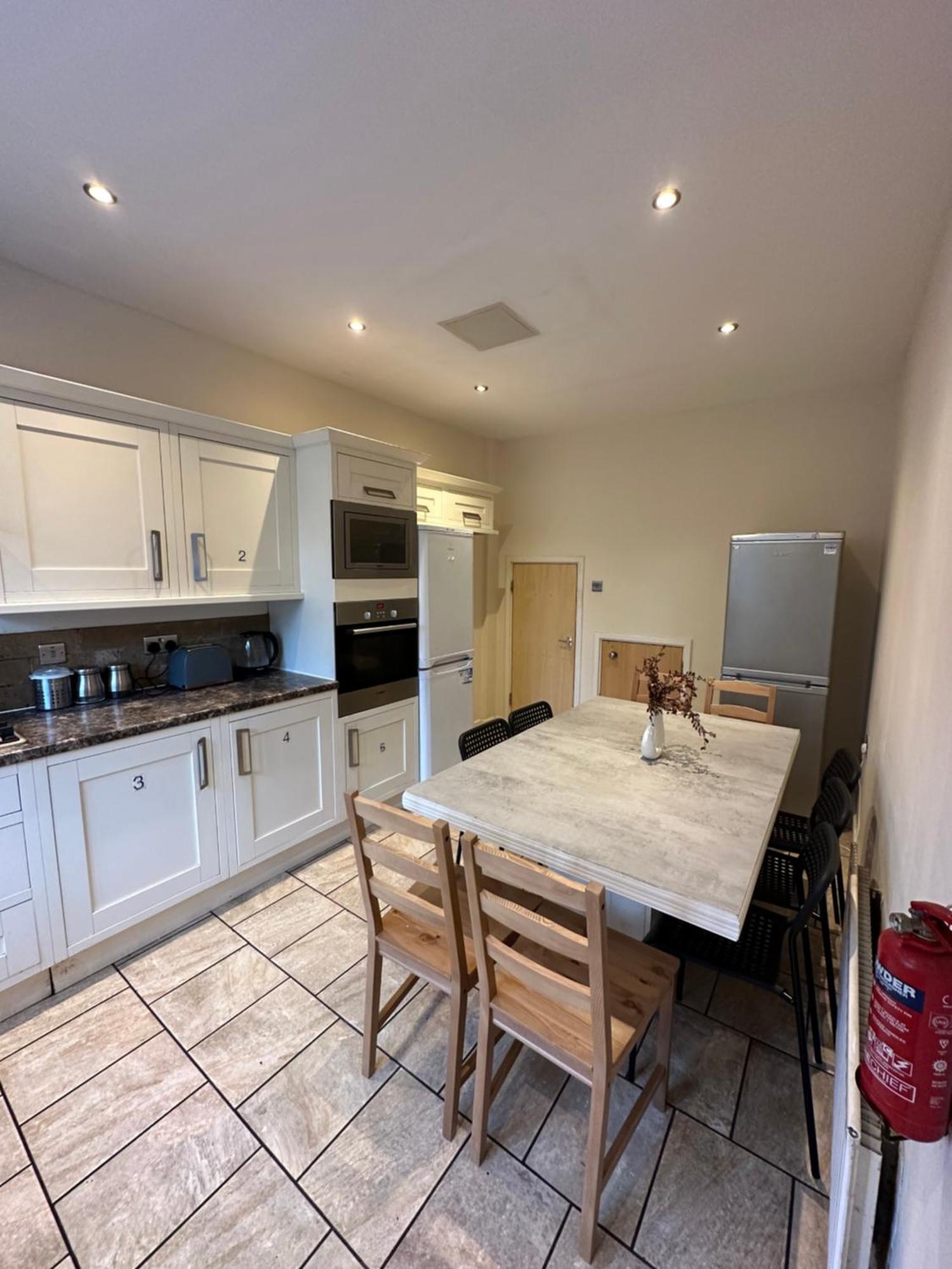 Habitación en casa particular Luxury In Central London!6 Bedroom With 2 Bath & Separate Wc!
