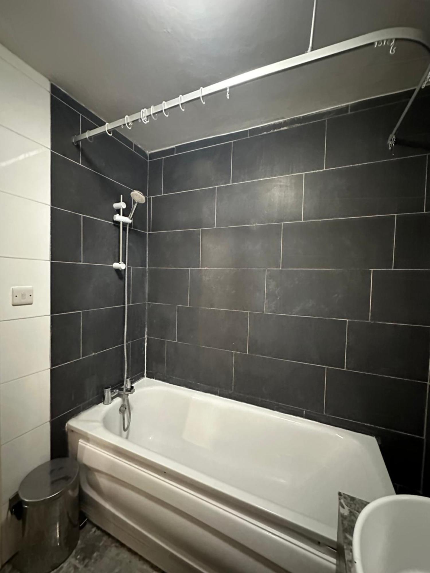 Luxury In Central London!6 Bedroom With 2 Bath & Separate Wc! Habitación en casa particular *
