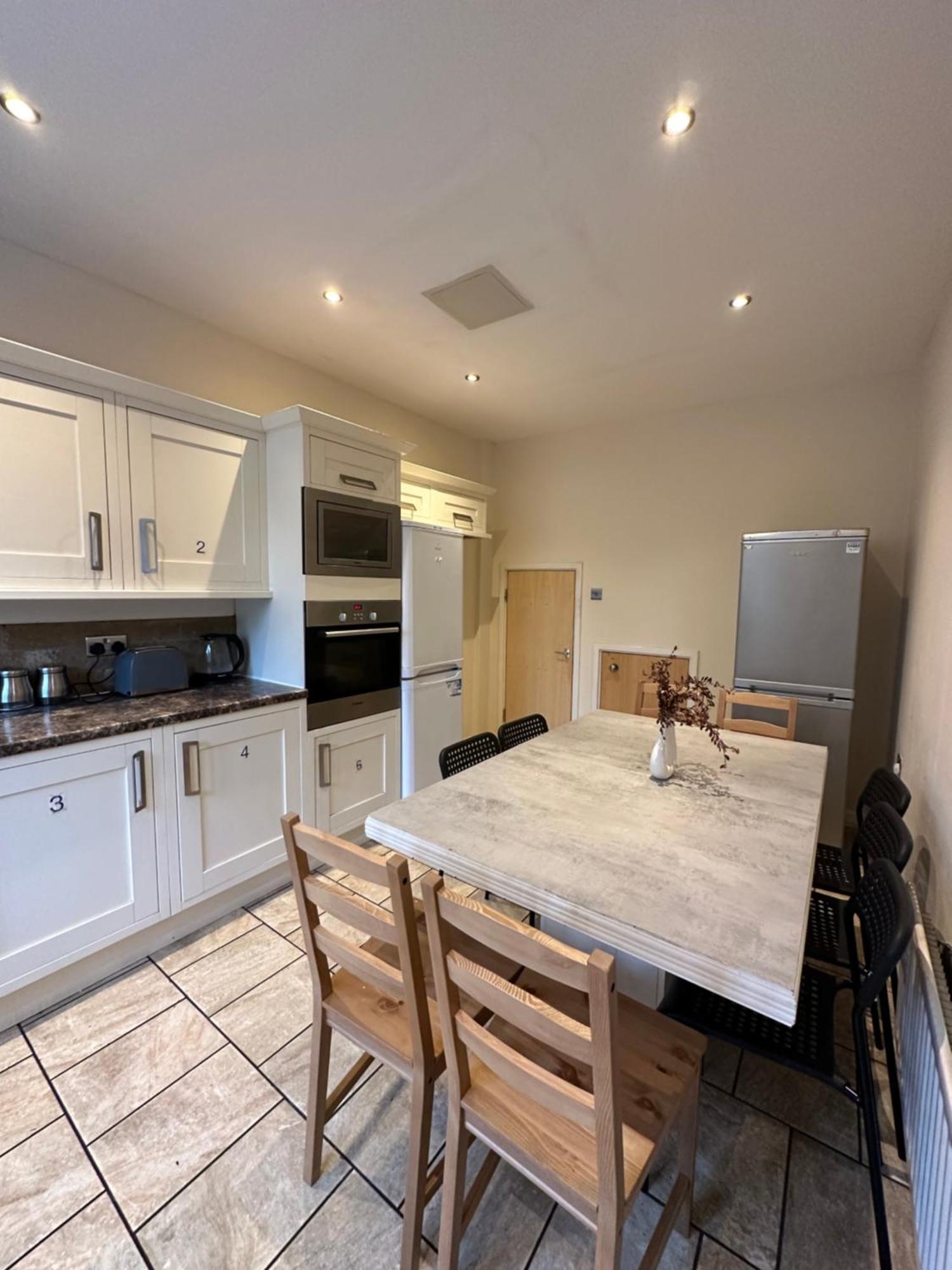 Habitación en casa particular Luxury In Central London!6 Bedroom With 2 Bath & Separate Wc! *