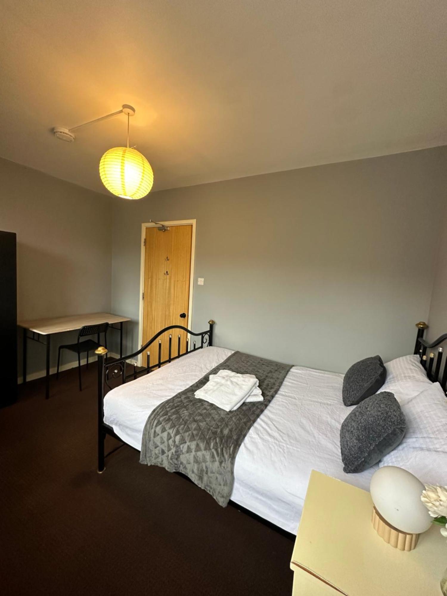 Luxury In Central London!6 Bedroom With 2 Bath & Separate Wc! * Londres