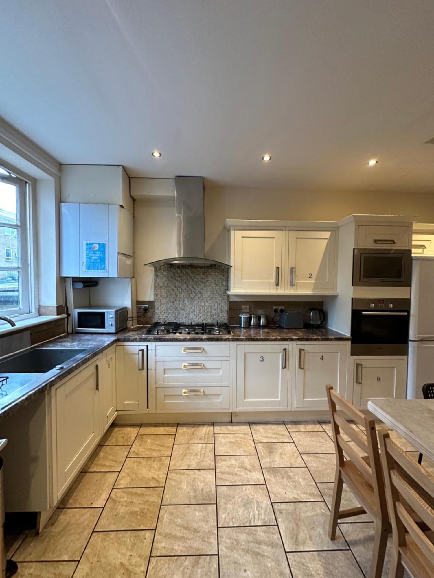 Habitación en casa particular Luxury In Central London!6 Bedroom With 2 Bath & Separate Wc!
