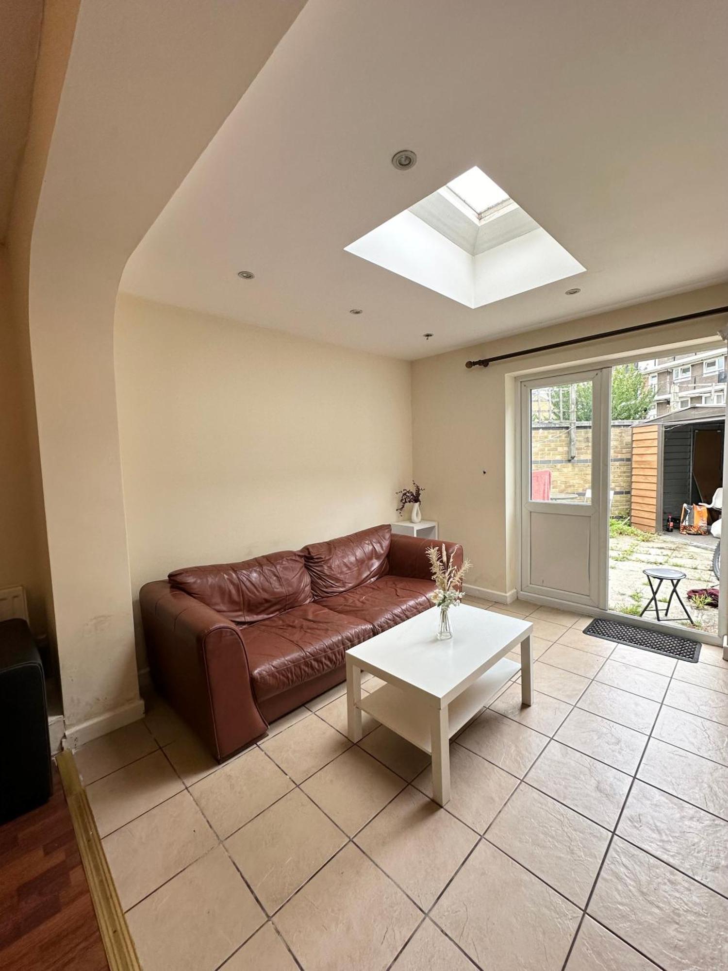 Luxury In Central London!6 Bedroom With 2 Bath & Separate Wc! Habitación en casa particular