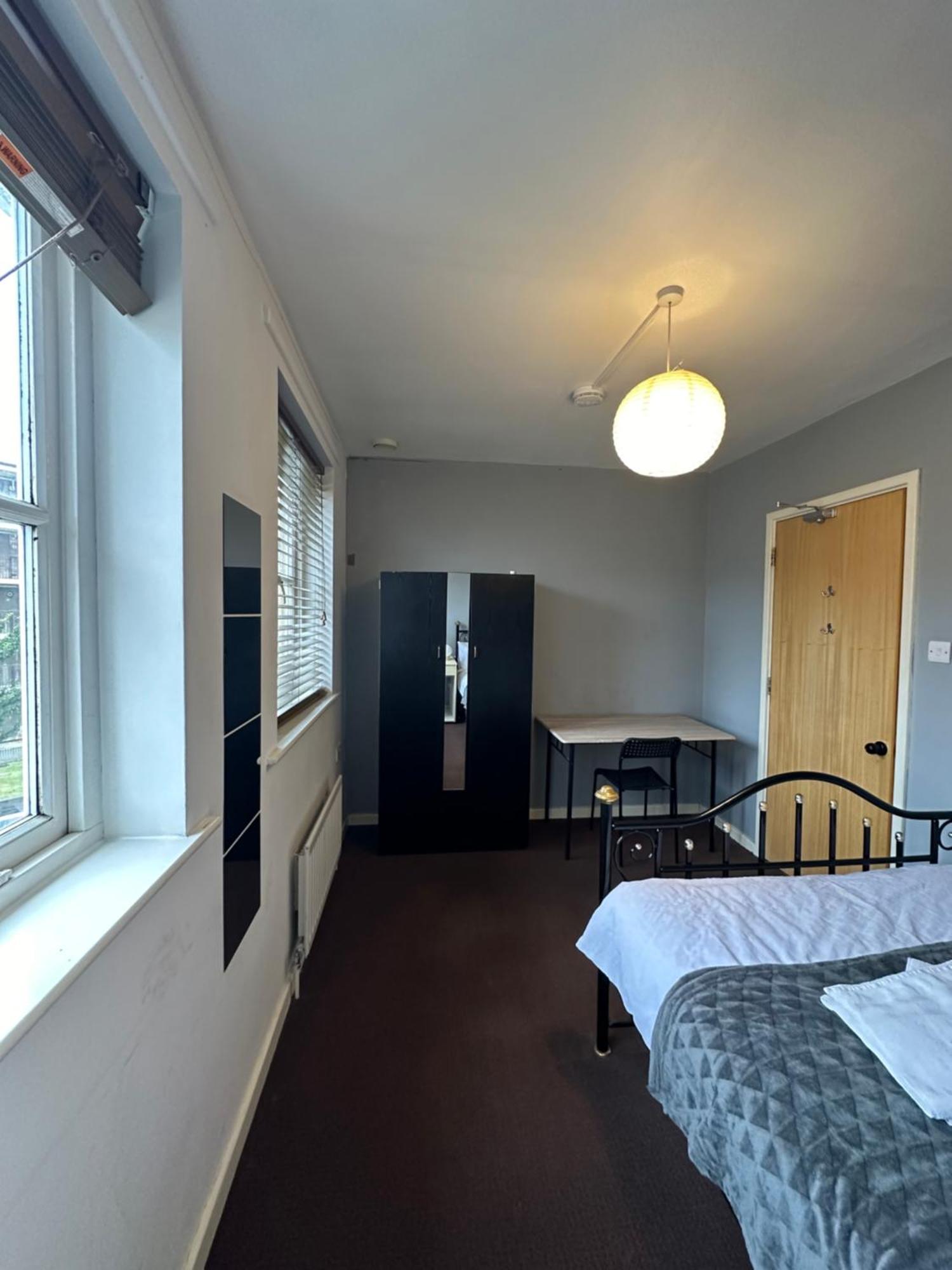 Luxury In Central London!6 Bedroom With 2 Bath & Separate Wc! Habitación en casa particular Londres