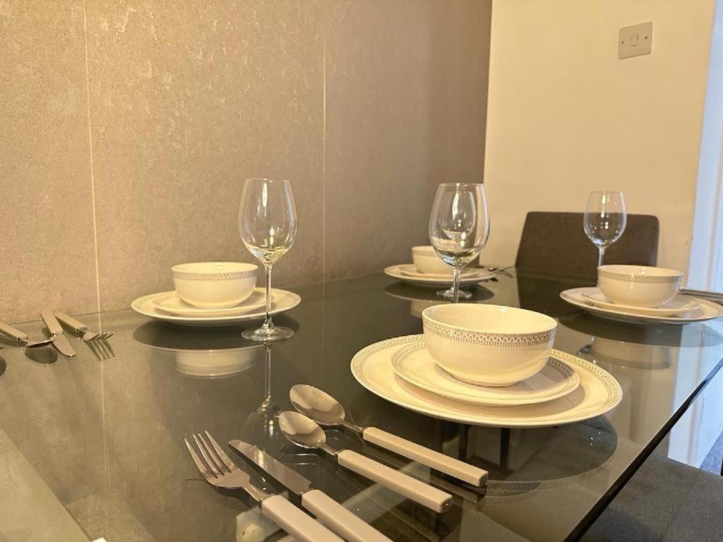 Two Bedroom Edgware Road Londres