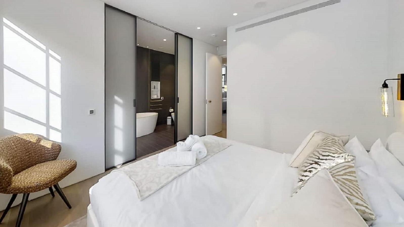 Appartement Lovely 4 Bdr Free Parking