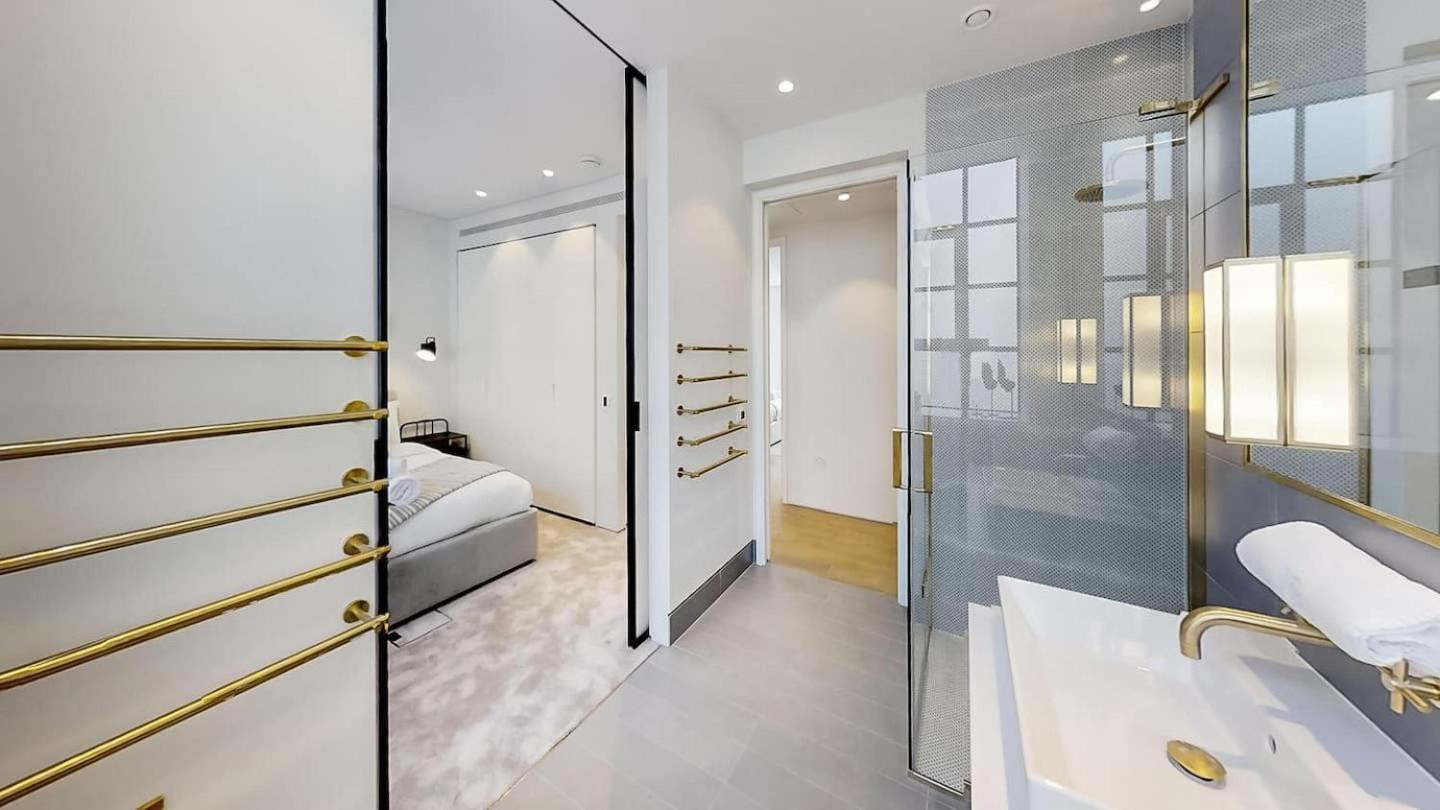 Lovely 4 Bdr Free Parking Appartement